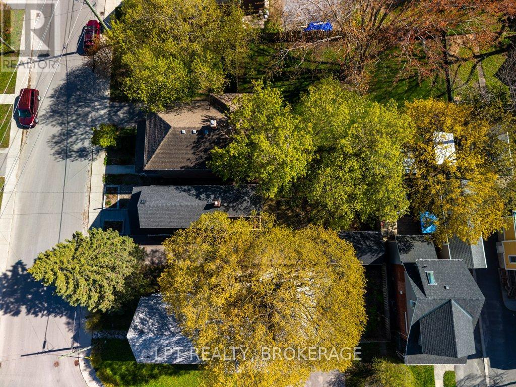 570 FRONTENAC STREET - 37