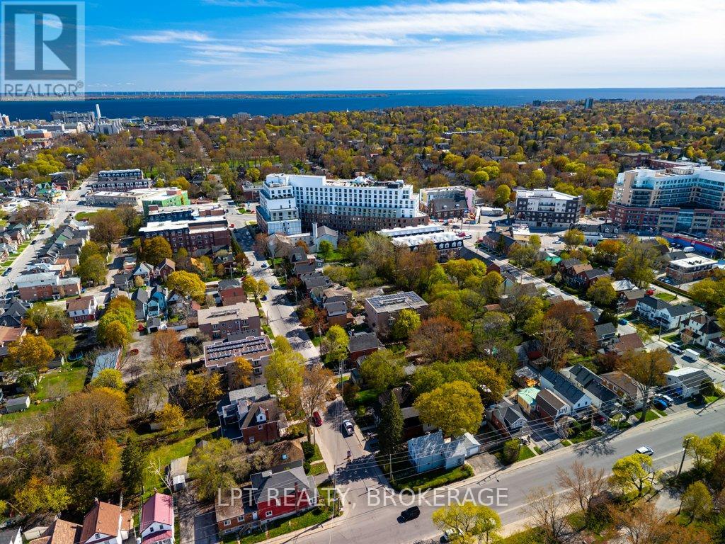 570 FRONTENAC STREET - 39