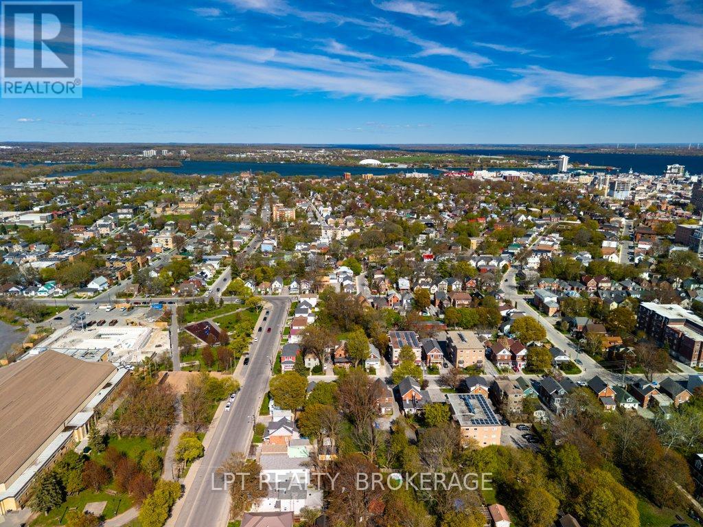 570 FRONTENAC STREET - 41