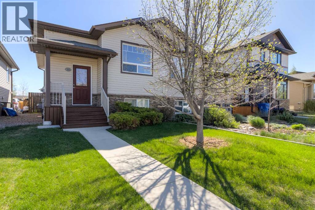 111 Mt Sundance Crescent W - 1