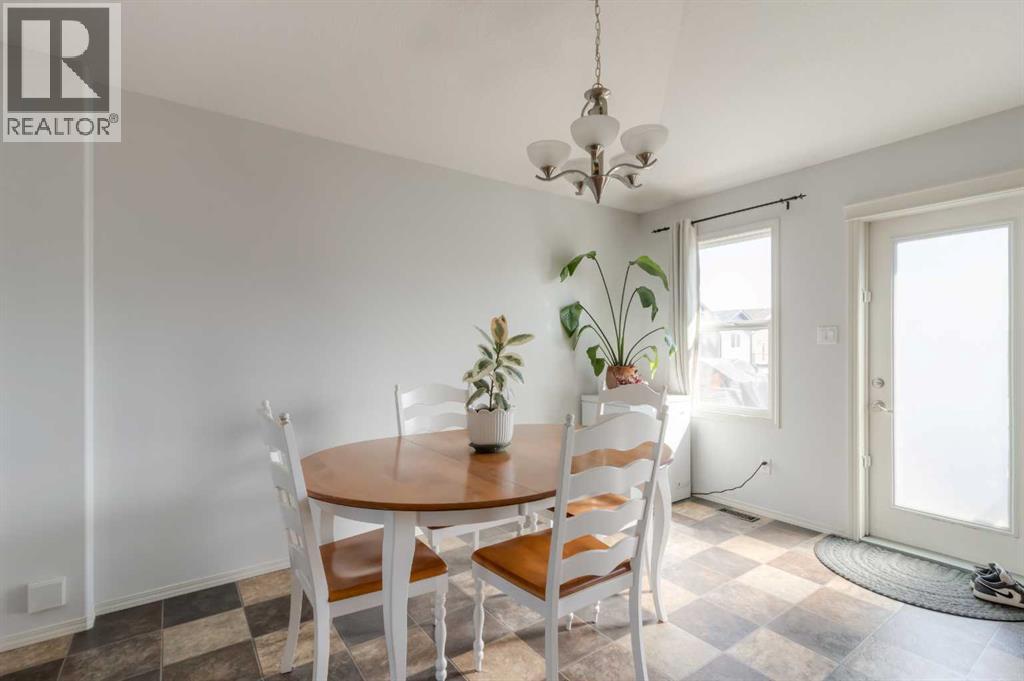 111 Mt Sundance Crescent W - 11
