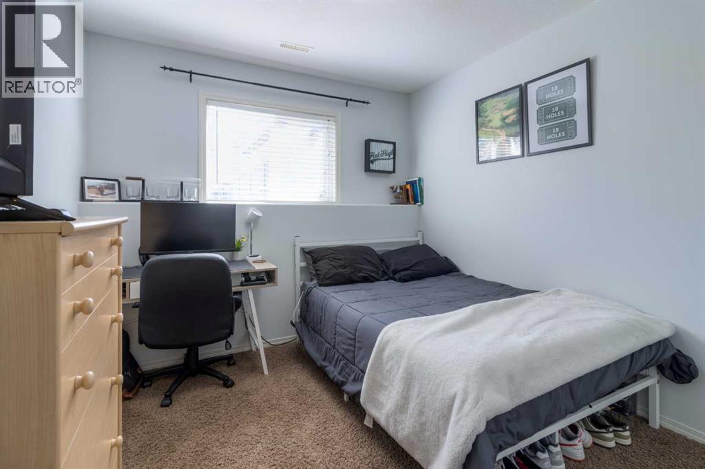 111 Mt Sundance Crescent W - 18
