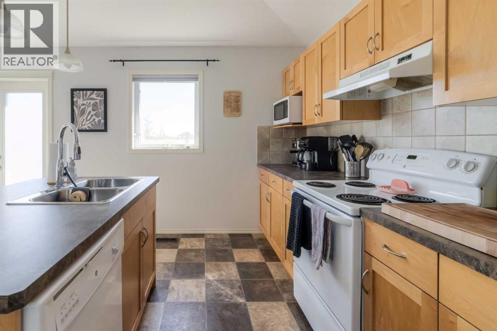 111 Mt Sundance Crescent W - 9