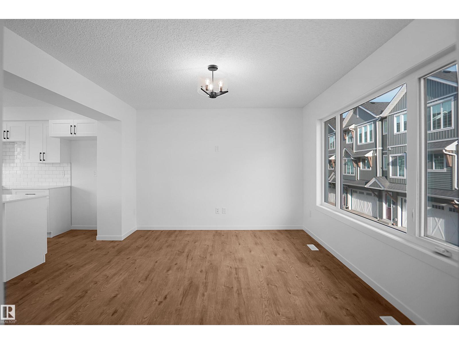 #53 525 SECORD BV NW - 3