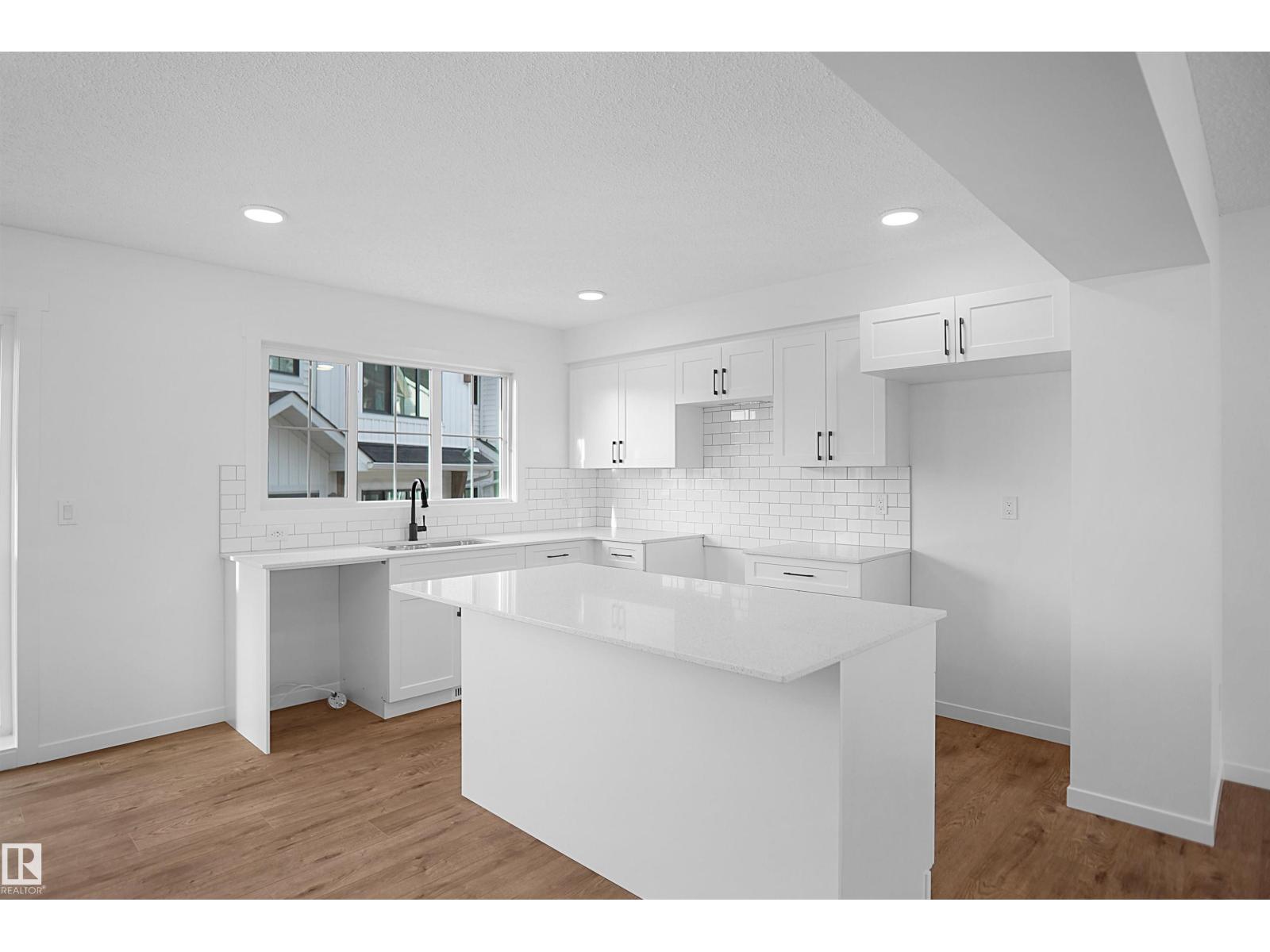 #53 525 SECORD BV NW - 9