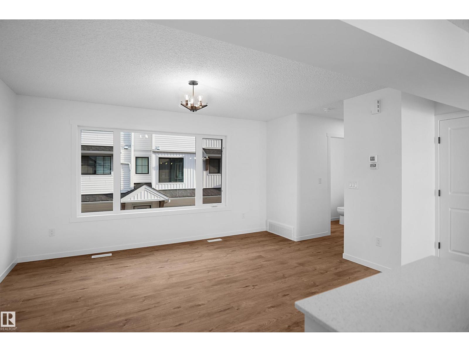 #53 525 SECORD BV NW - 5