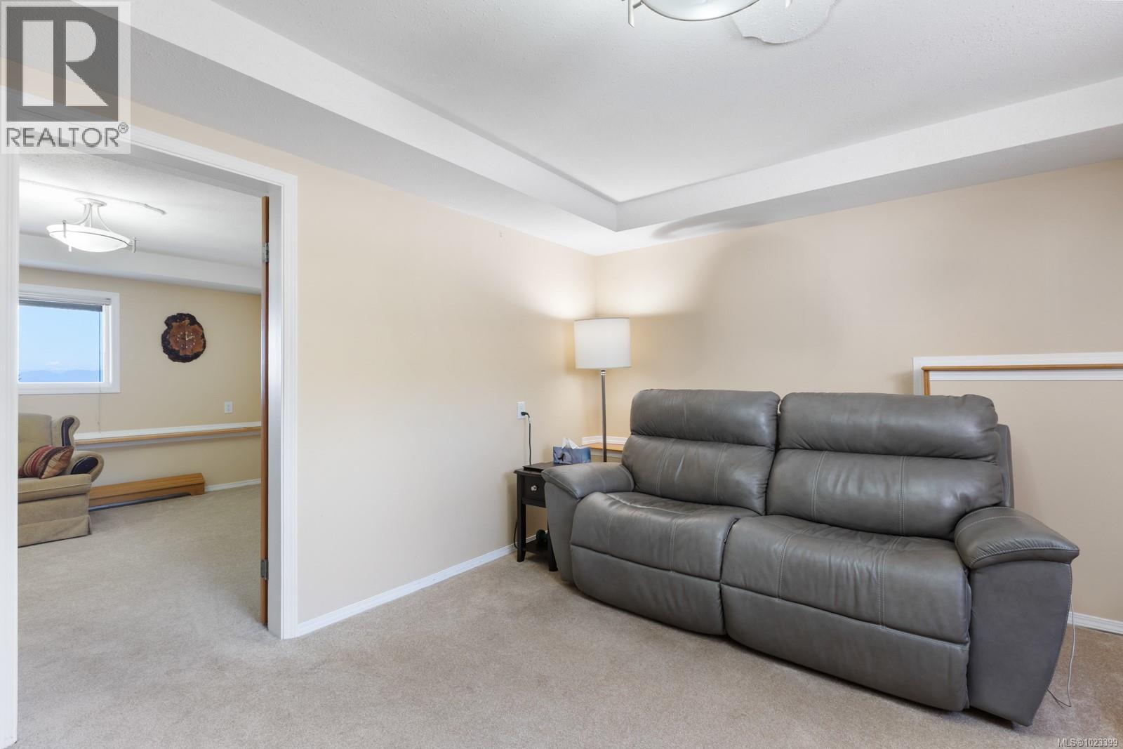 6348 Eagles Dr - 24