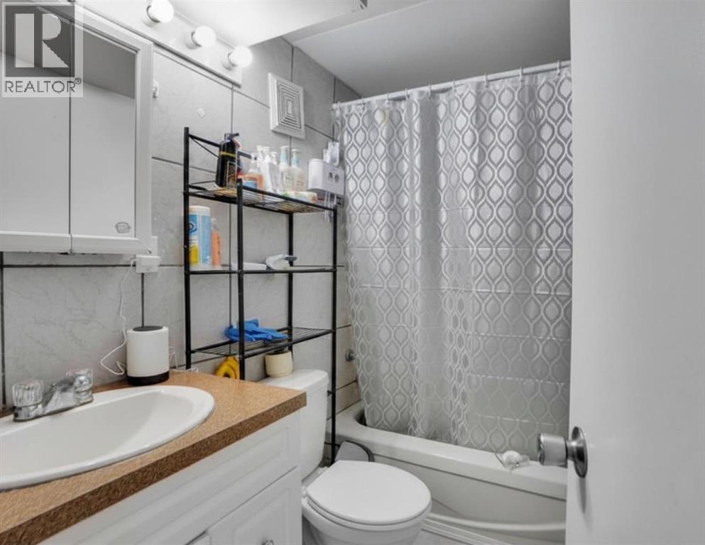 1004 Penrith Crescent SE - 22