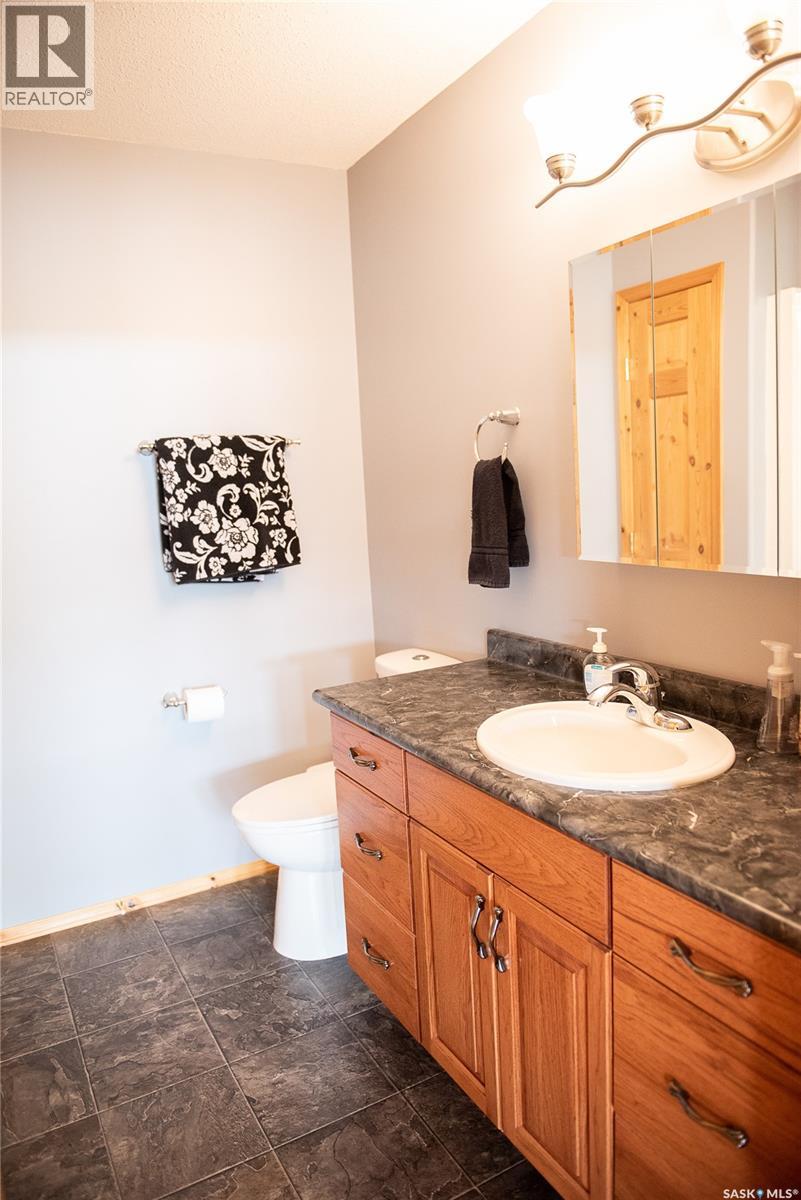 53 Lakeside DRIVE - 24