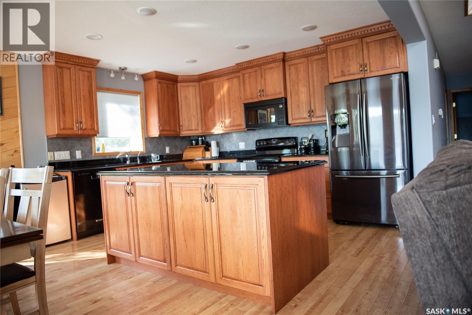 53 Lakeside DRIVE - 29