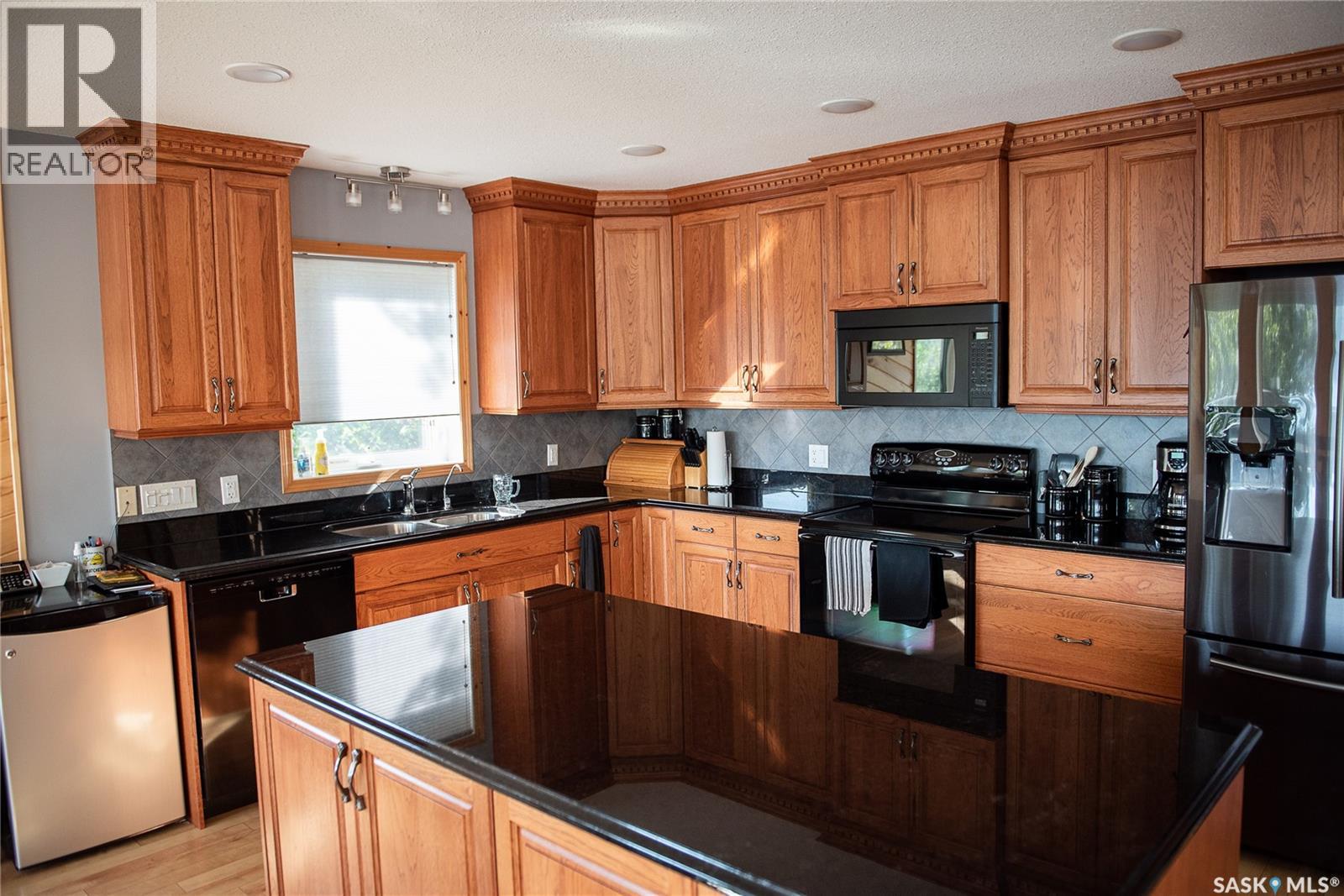 53 Lakeside DRIVE - 31