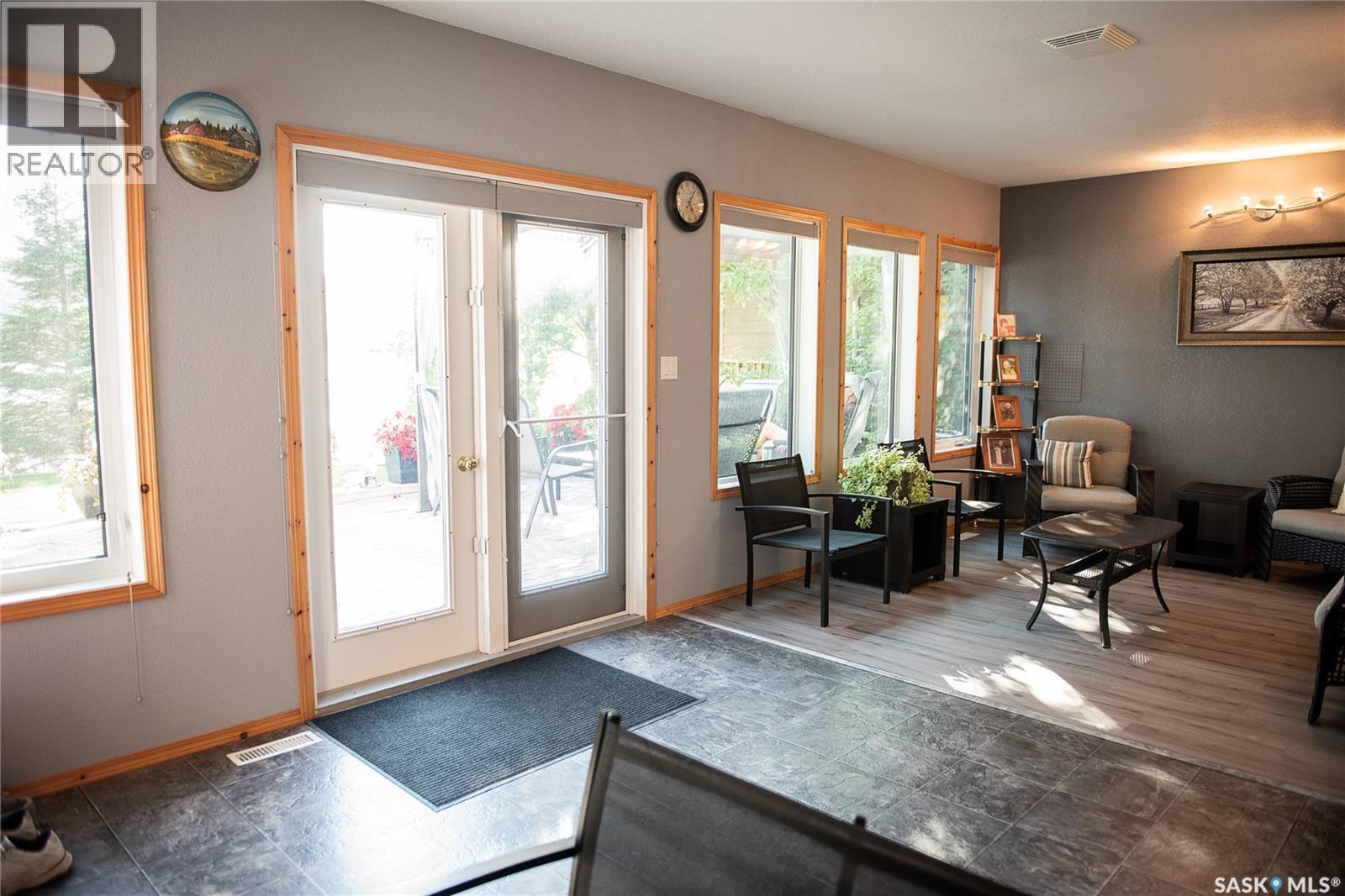 53 Lakeside DRIVE - 43