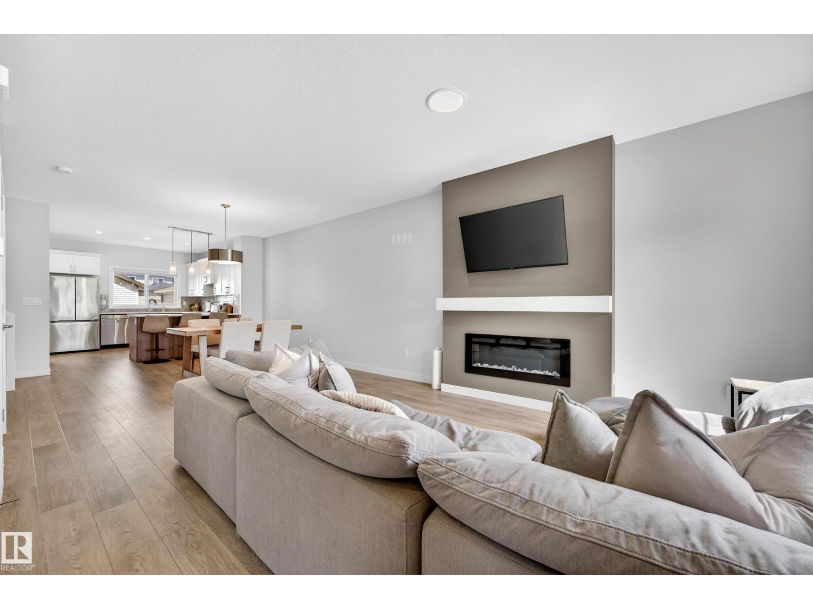 52 PENN PL - 4