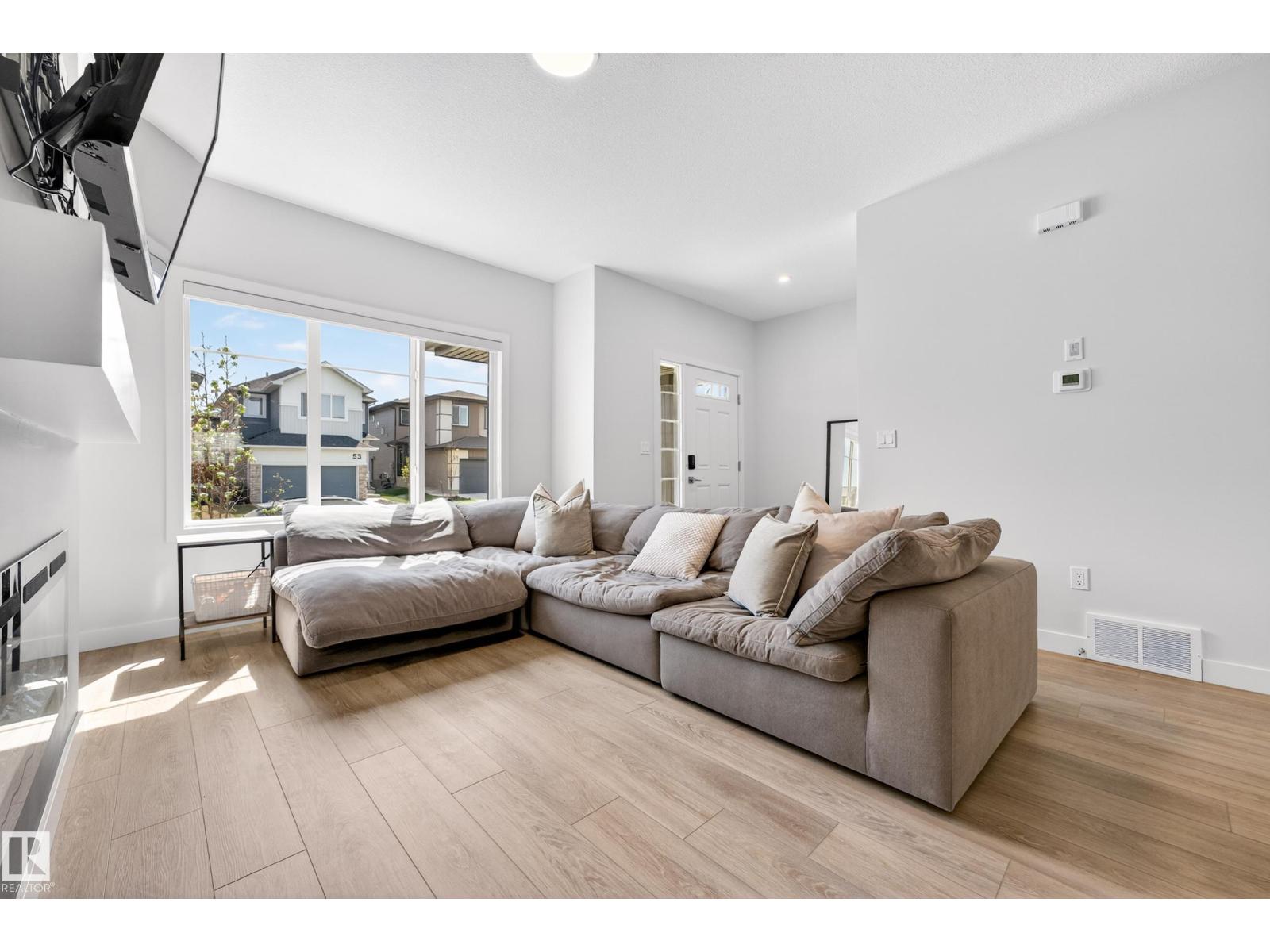 52 PENN PL - 5