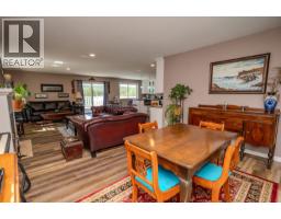 Foyer - 3451 Dunsmuir Road, Lac La Hache, BC V0K1T1 Photo 10