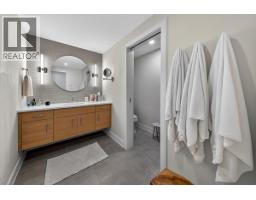 3pc Ensuite bath - 8799 Grainger Road, Canal Flats, BC V0B1B0 Photo 21