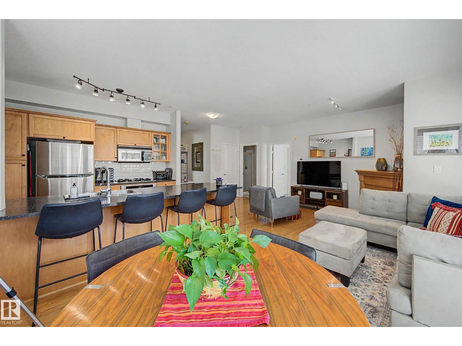 #334 10023 110 ST NW - 6