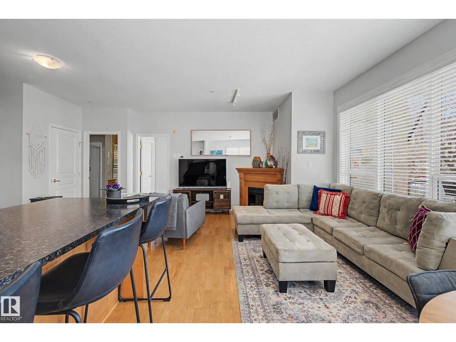 #334 10023 110 ST NW - 18