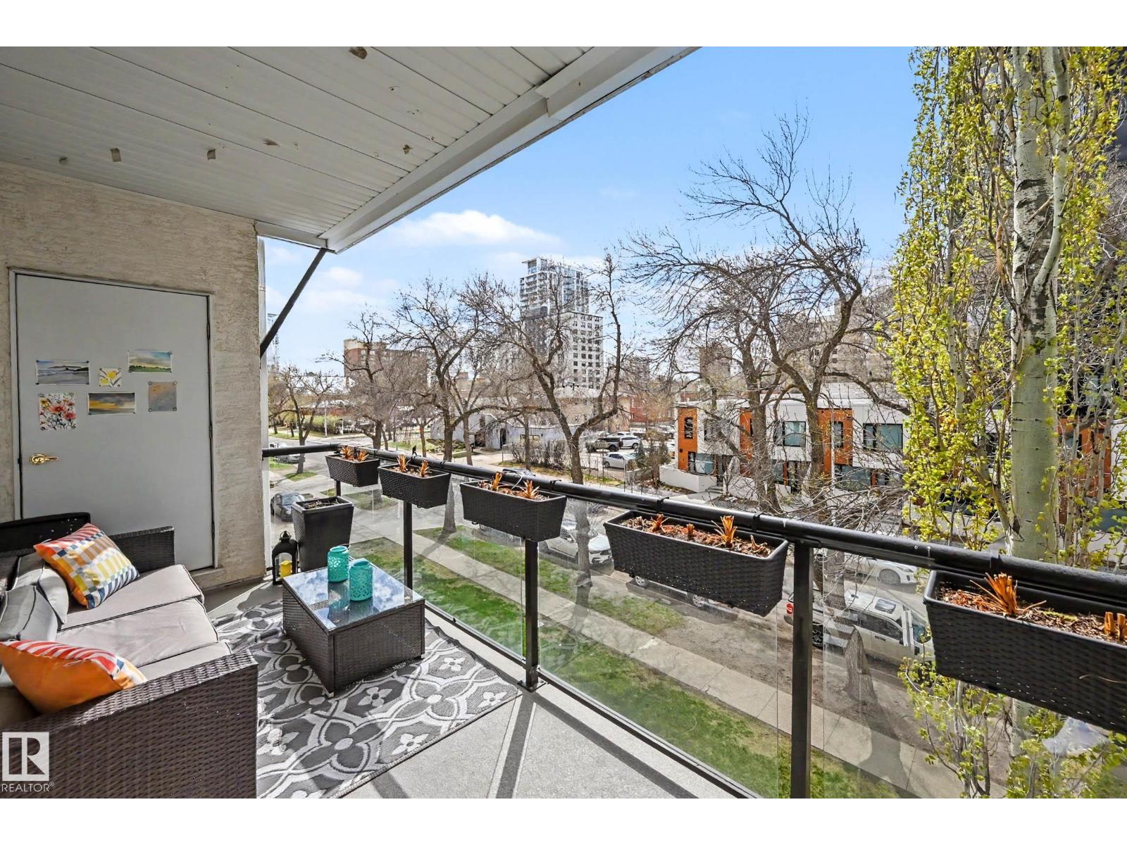 #334 10023 110 ST NW - 3