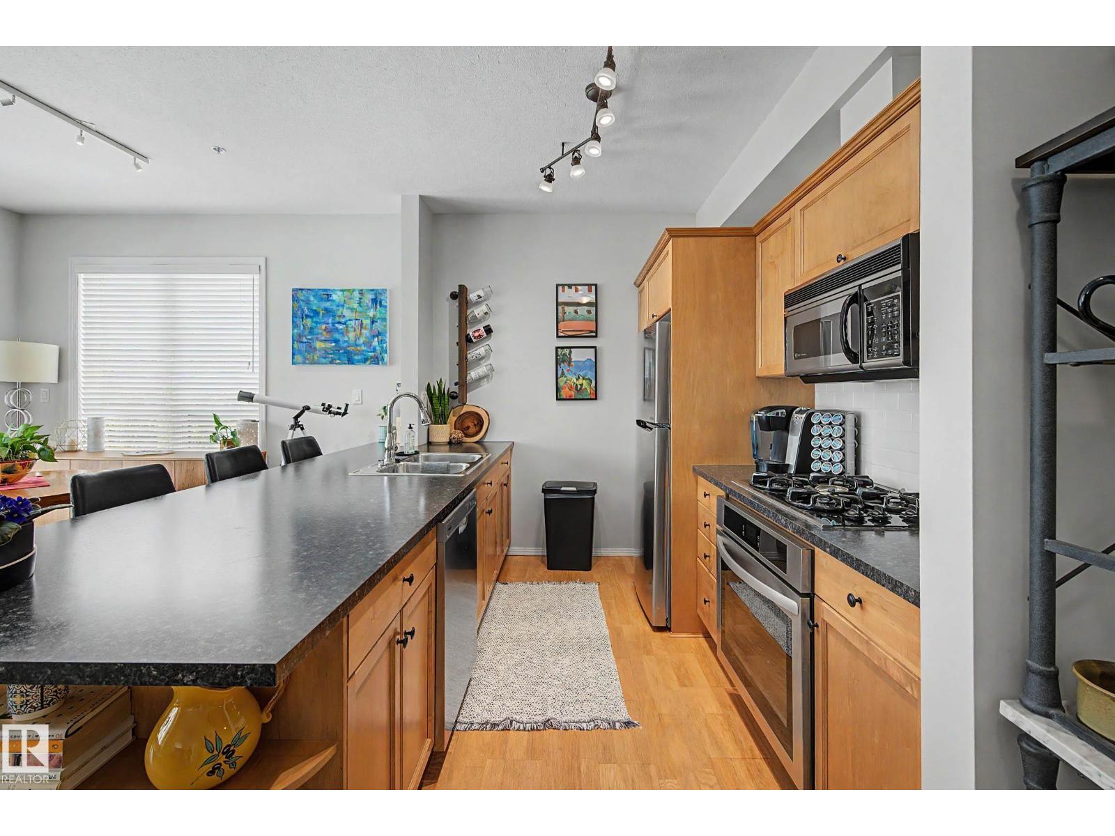 #334 10023 110 ST NW - 14