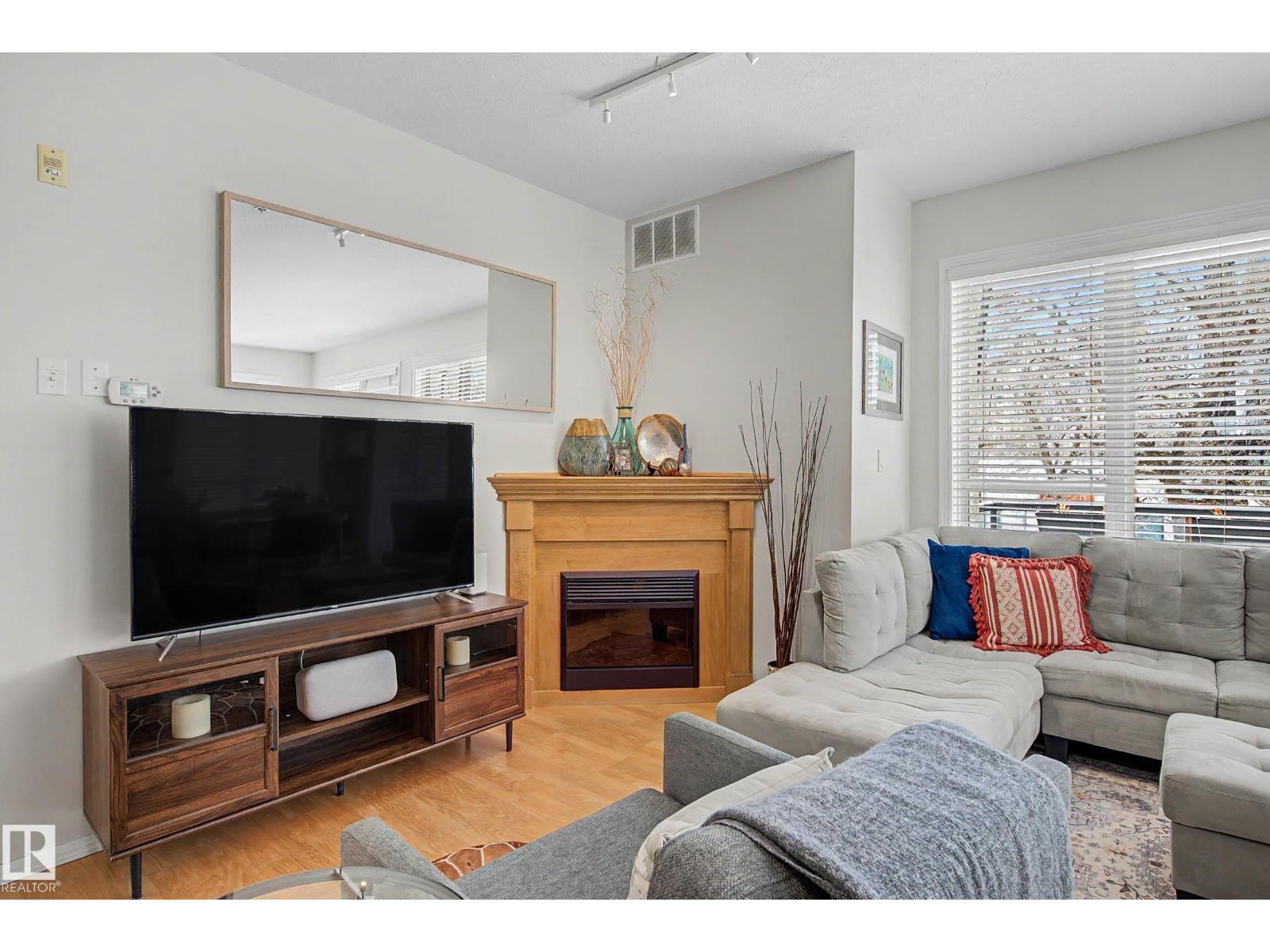 #334 10023 110 ST NW - 20
