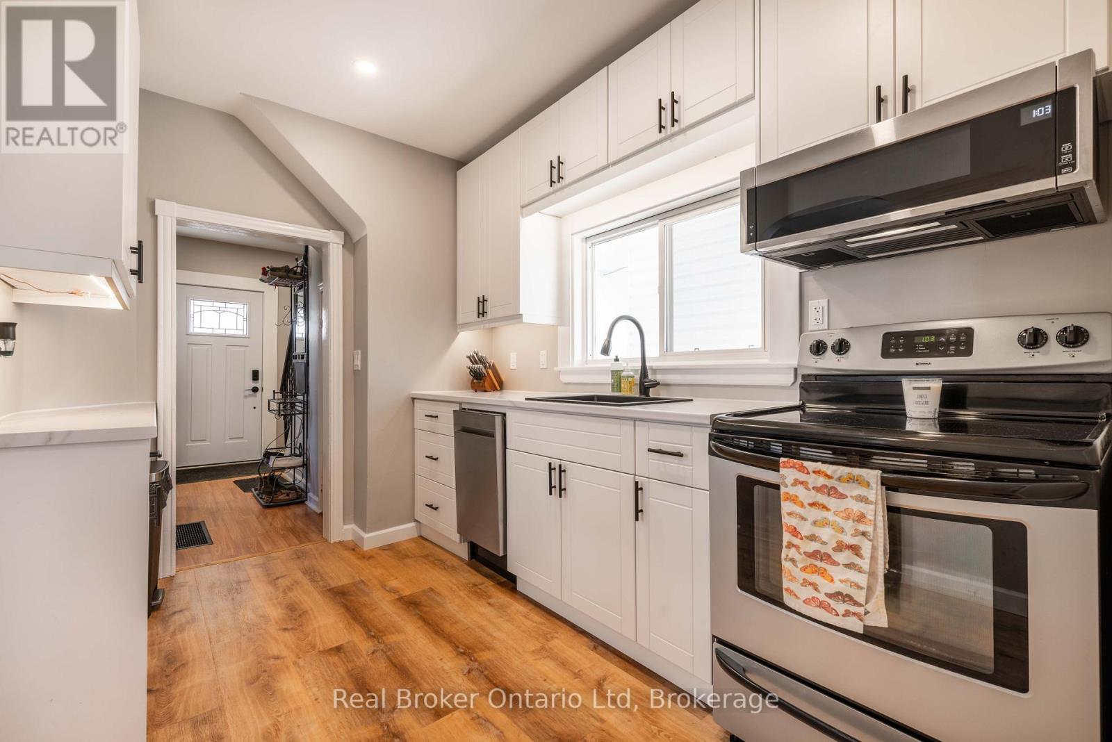712 9TH AVENUE E - 12