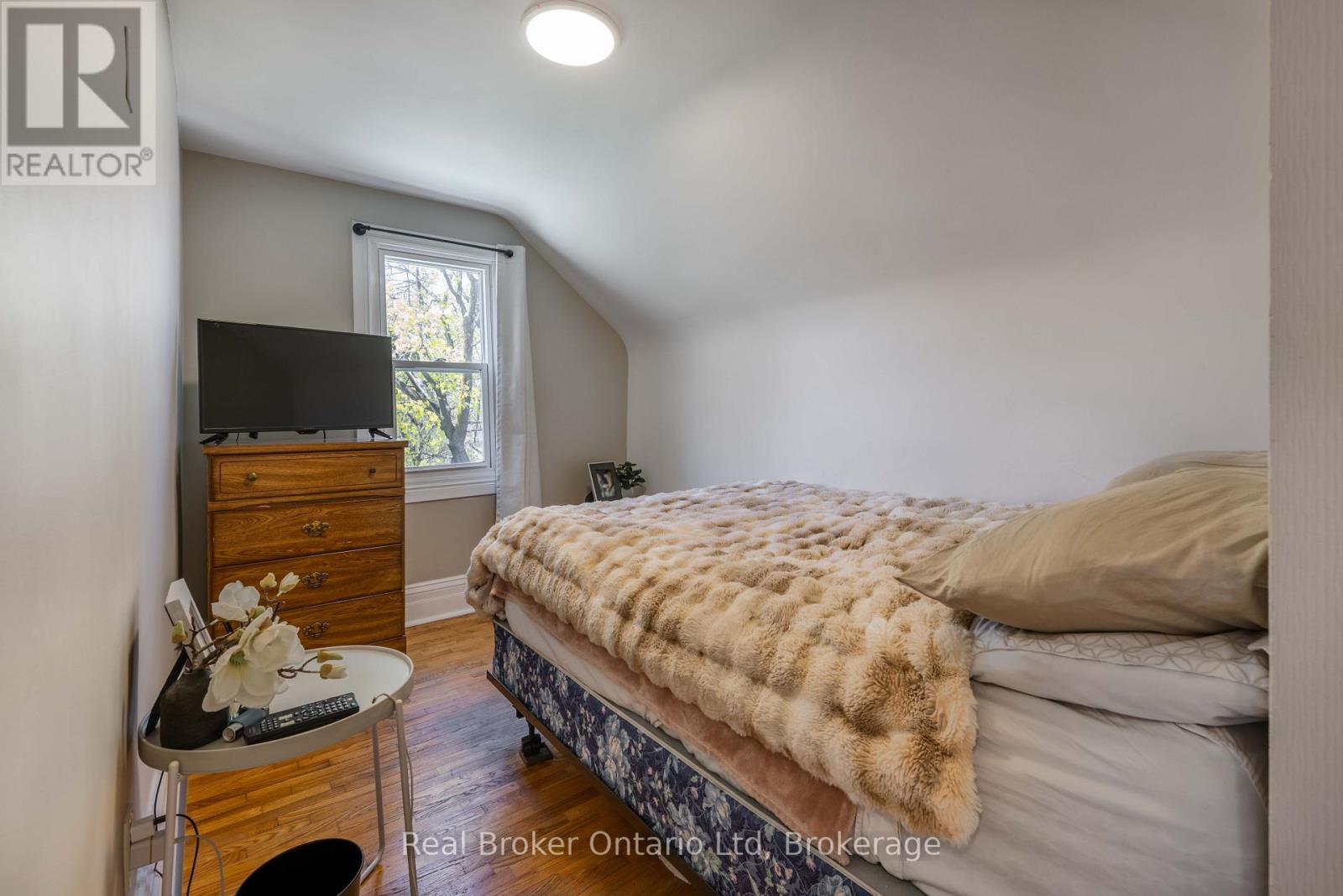 712 9TH AVENUE E - 16