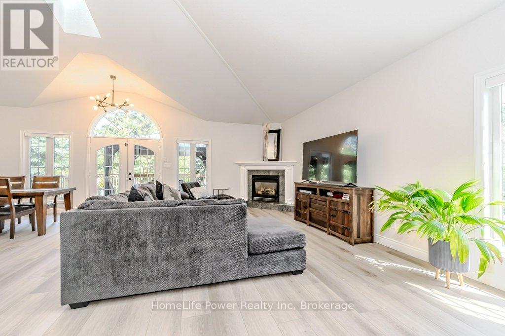 16 ELDERBERRY COURT - 12