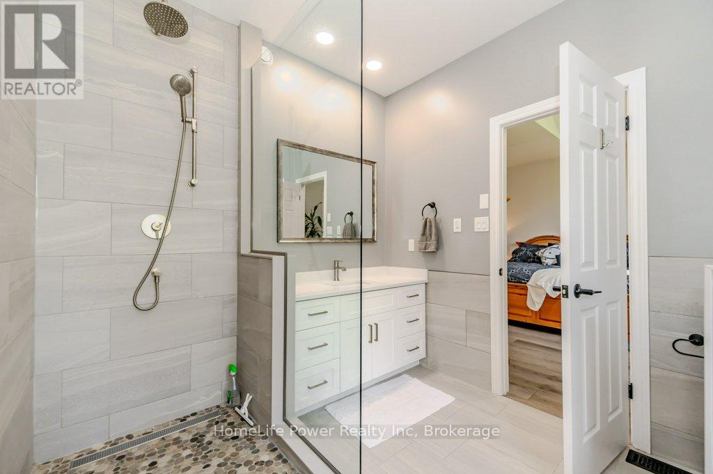 16 ELDERBERRY COURT - 24