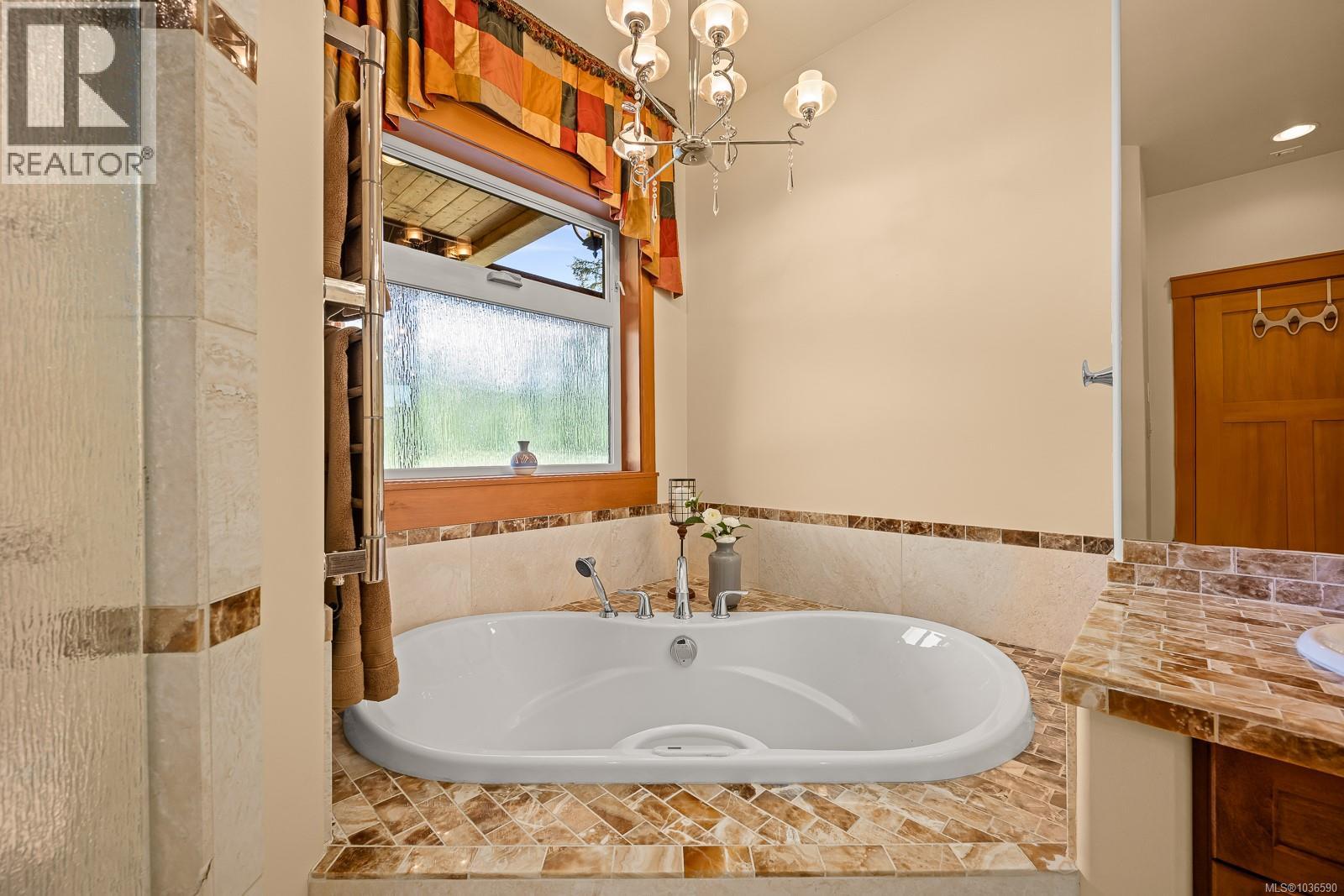 2480 England Rd, Courtenay