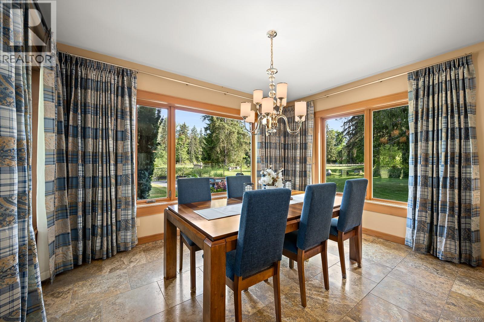 2480 England Rd, Courtenay