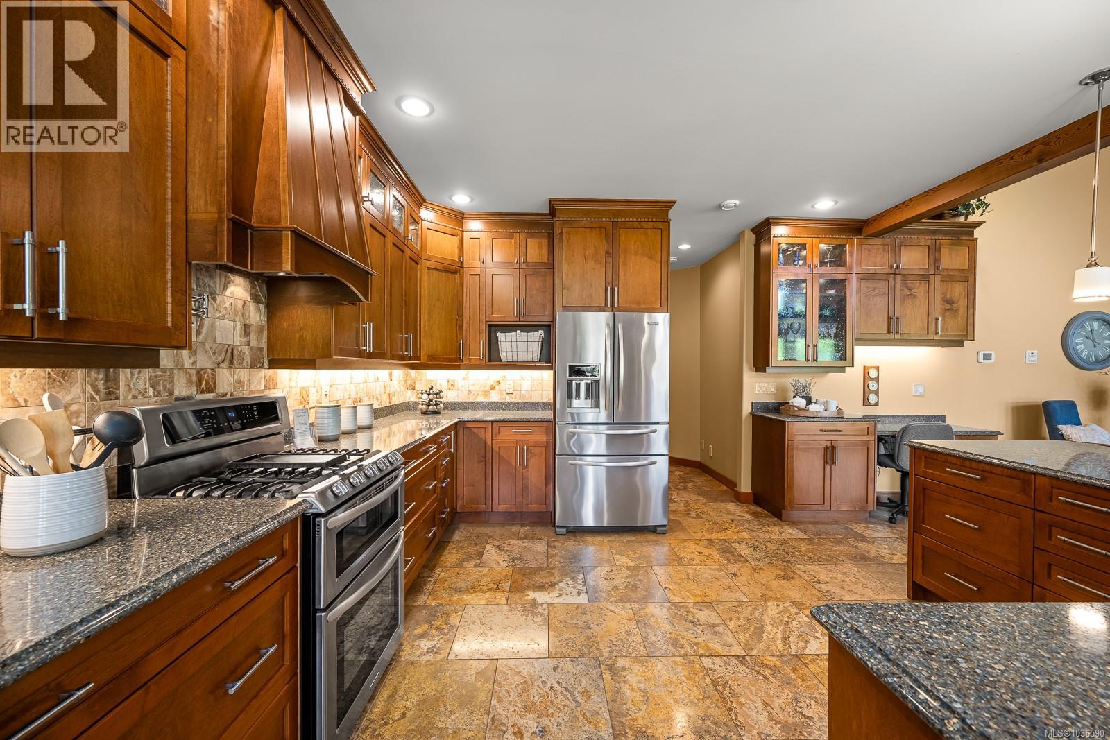 2480 England Rd, Courtenay