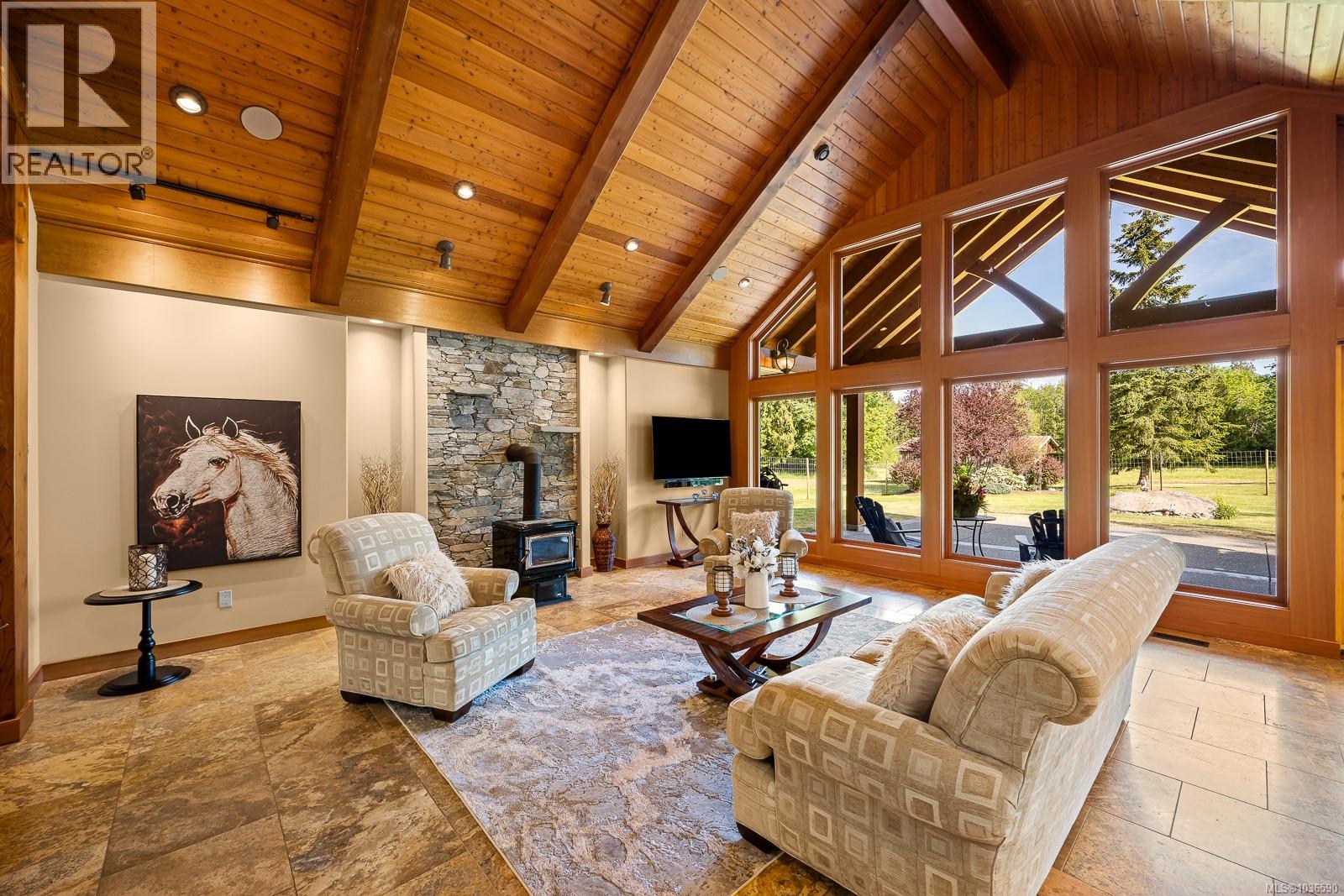 2480 England Rd, Courtenay
