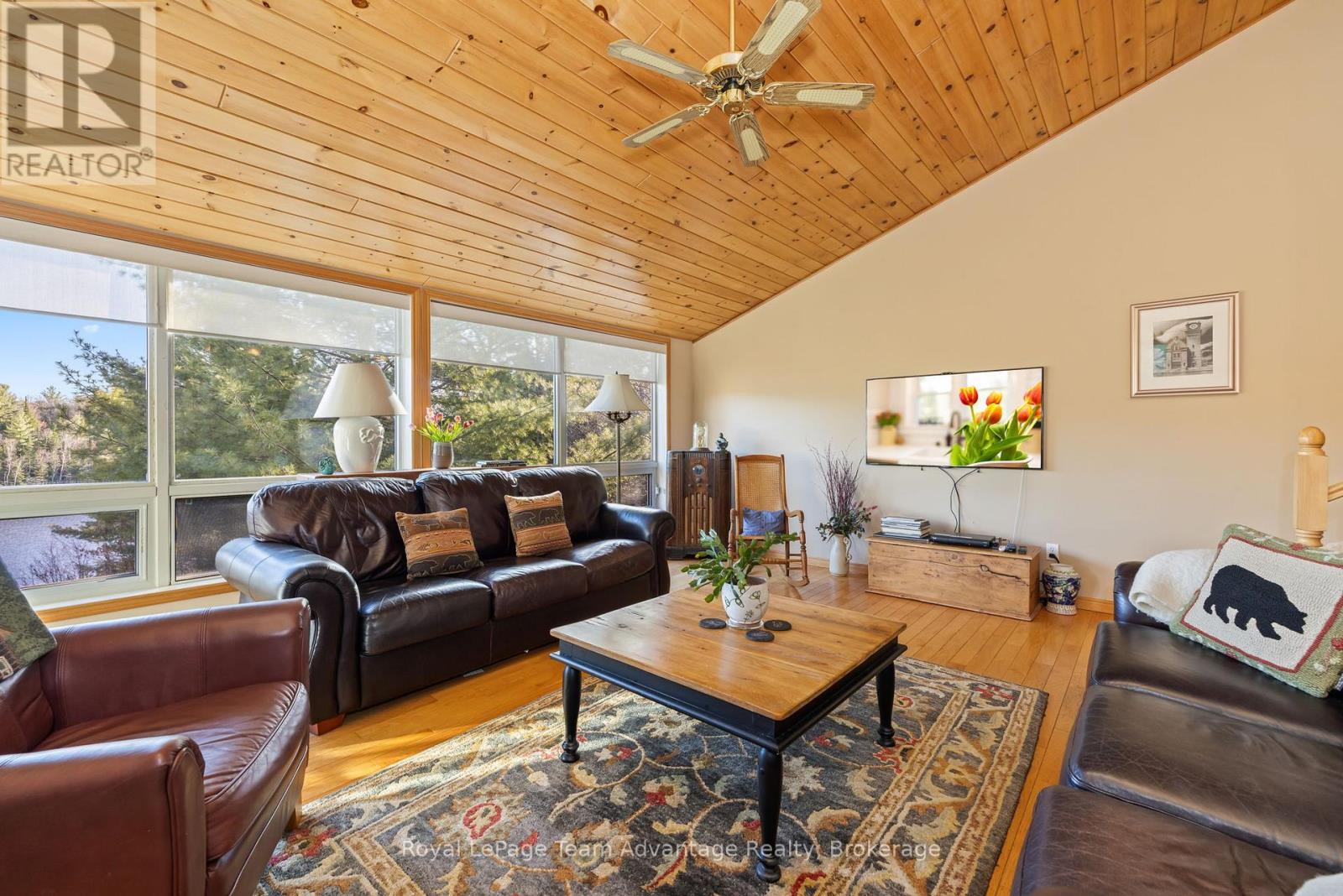 68 SHEBESHEKONG ROAD S - 11