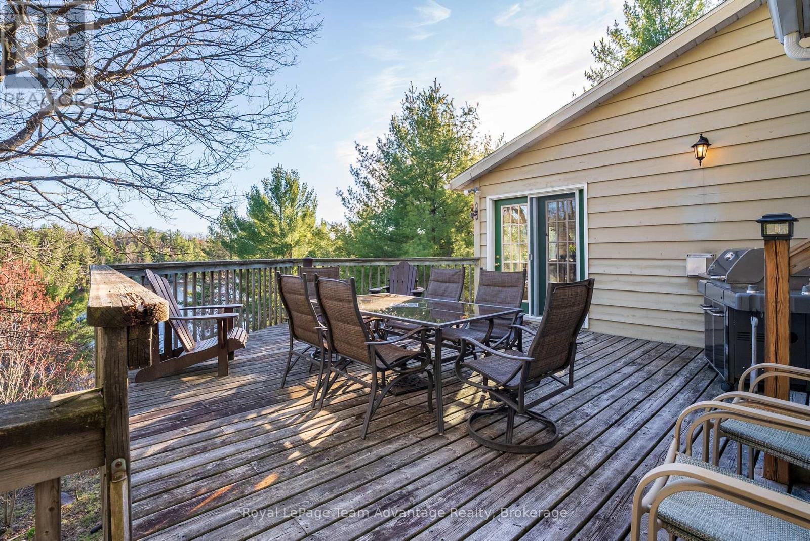 68 SHEBESHEKONG ROAD S - 32