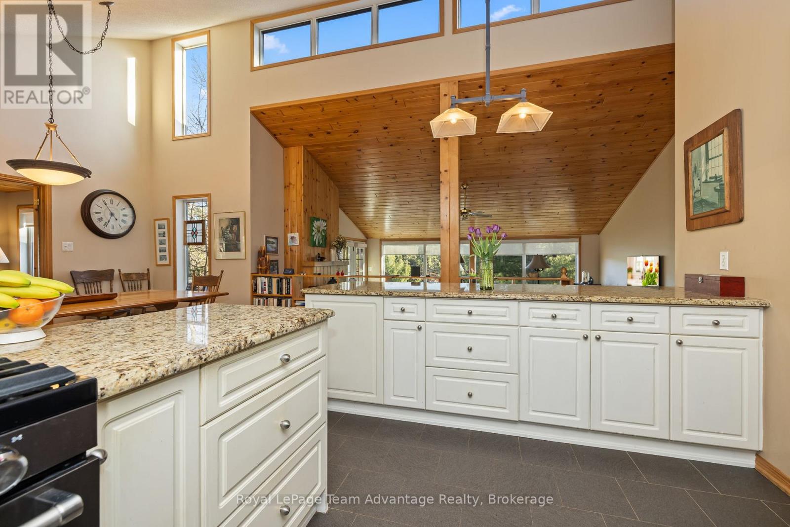 68 SHEBESHEKONG ROAD S - 7