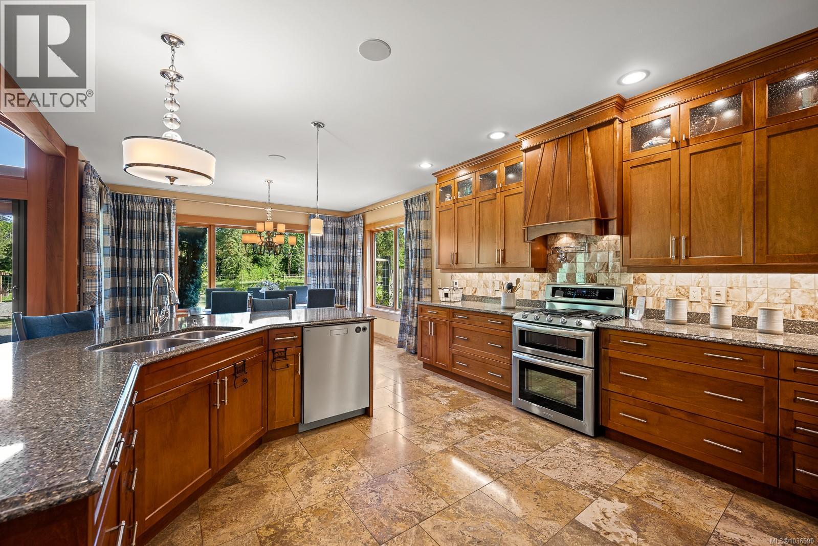 2480 England Rd, Courtenay
