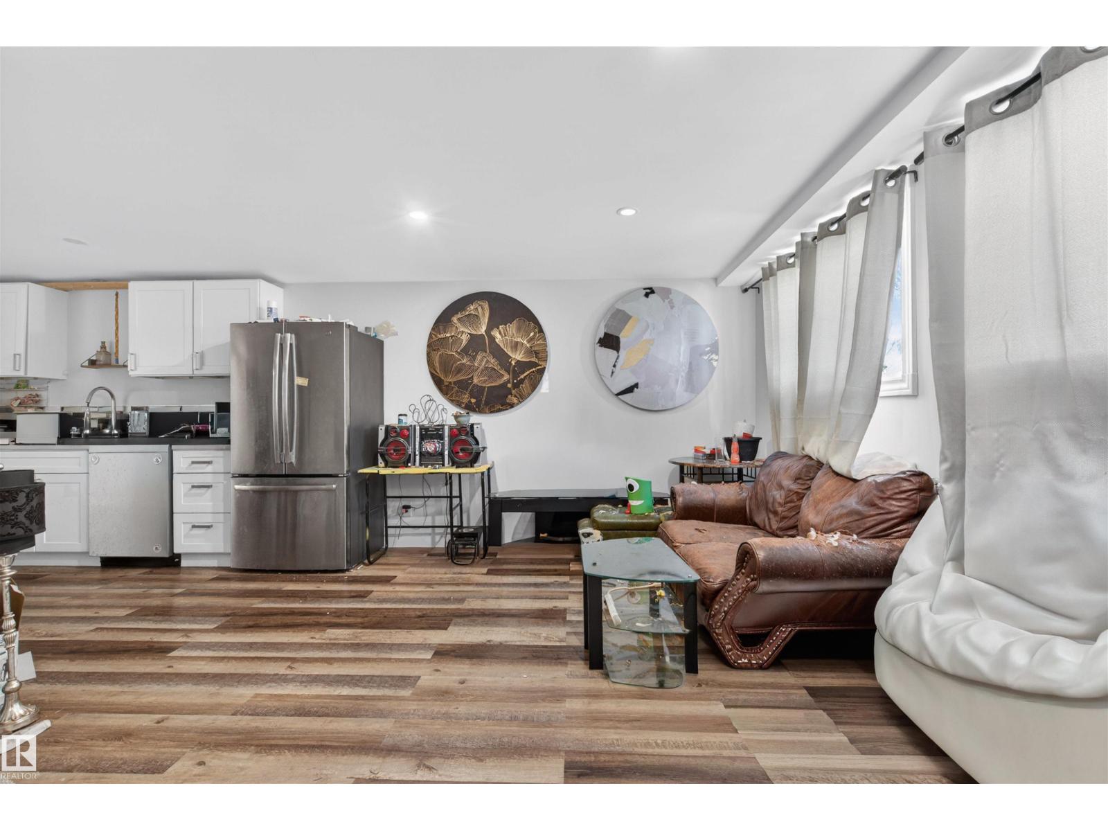 12028-30 88 ST NW - 15