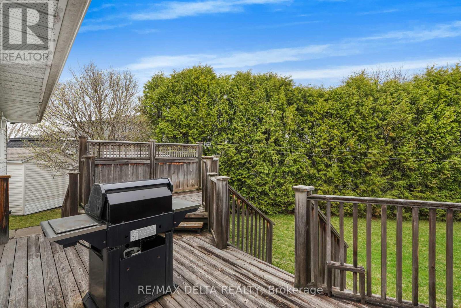 2807 LEONARD STREET - 27