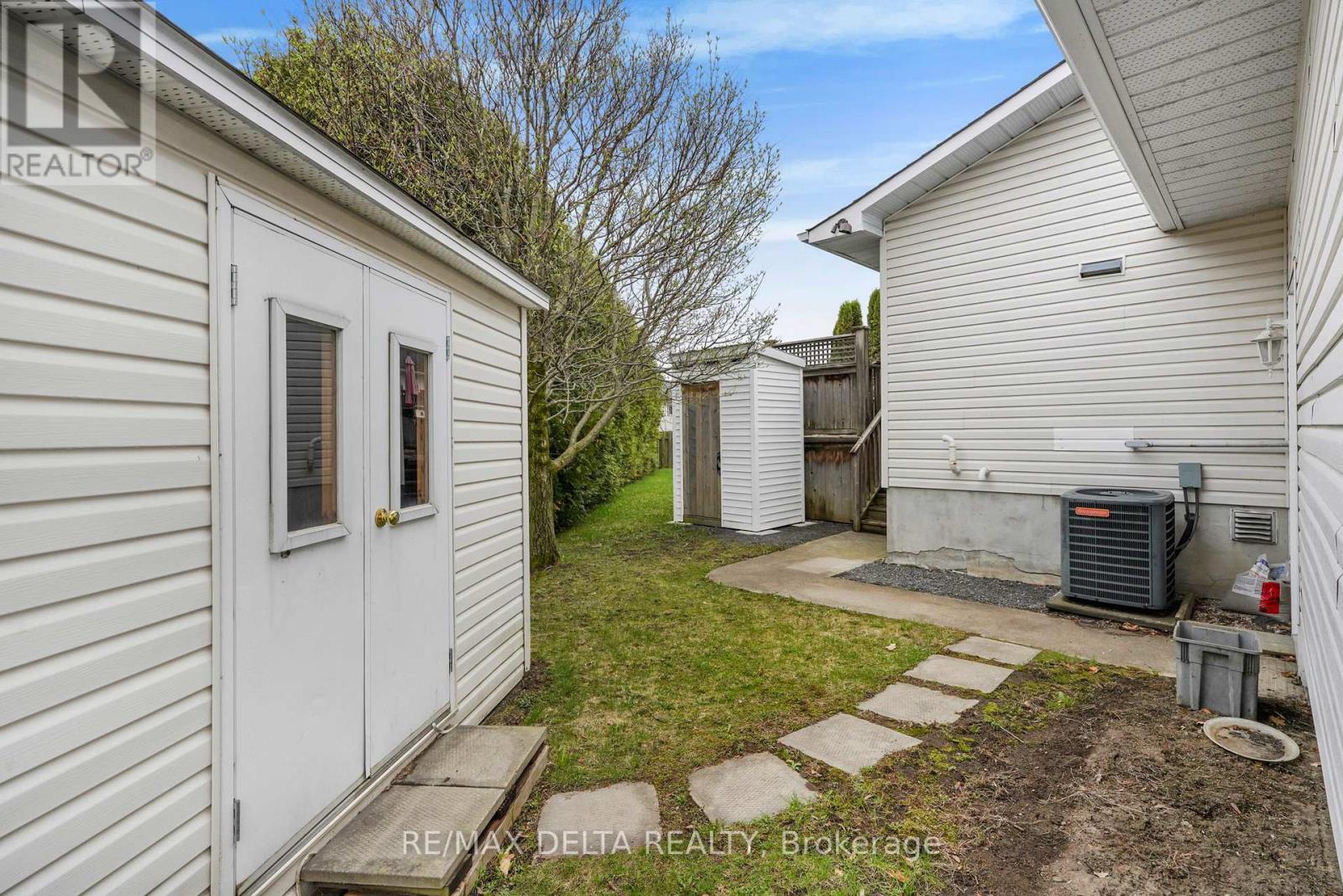 2807 LEONARD STREET - 30