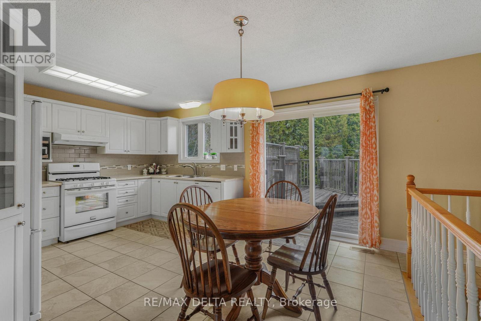 2807 LEONARD STREET - 7