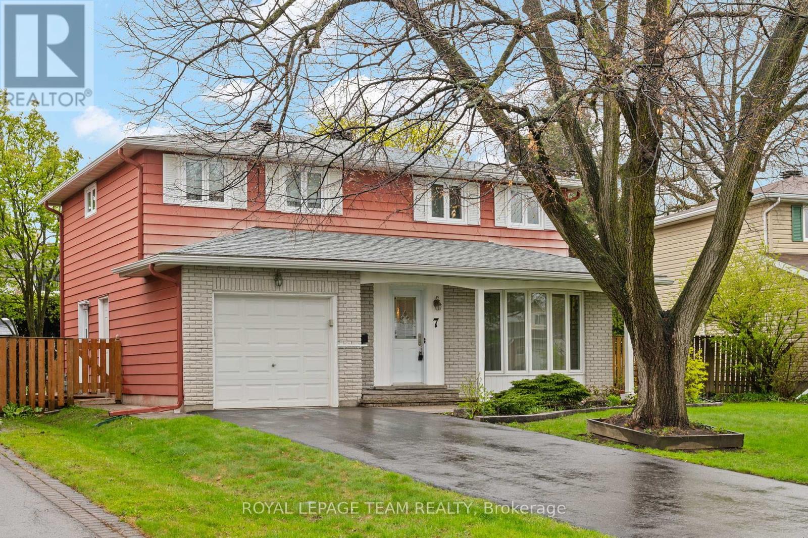 7 CENTREPARK DRIVE - 1