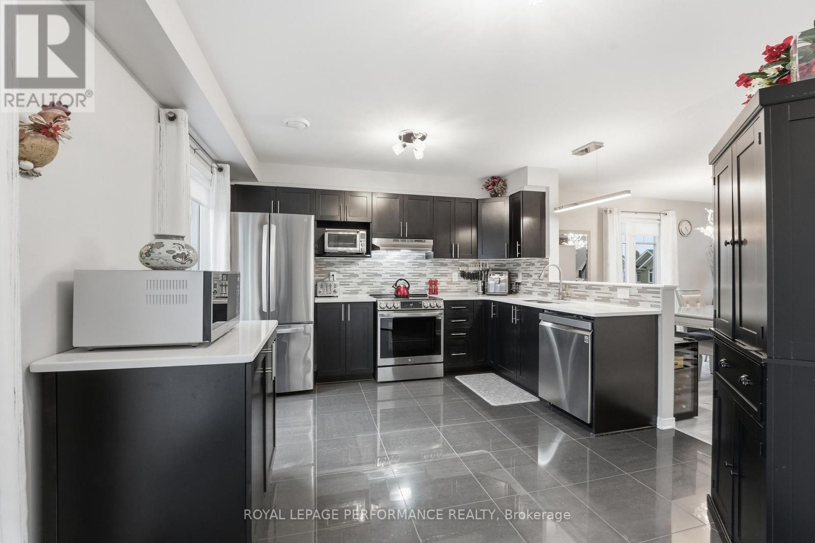 302 GALSTON PRIVATE - 14