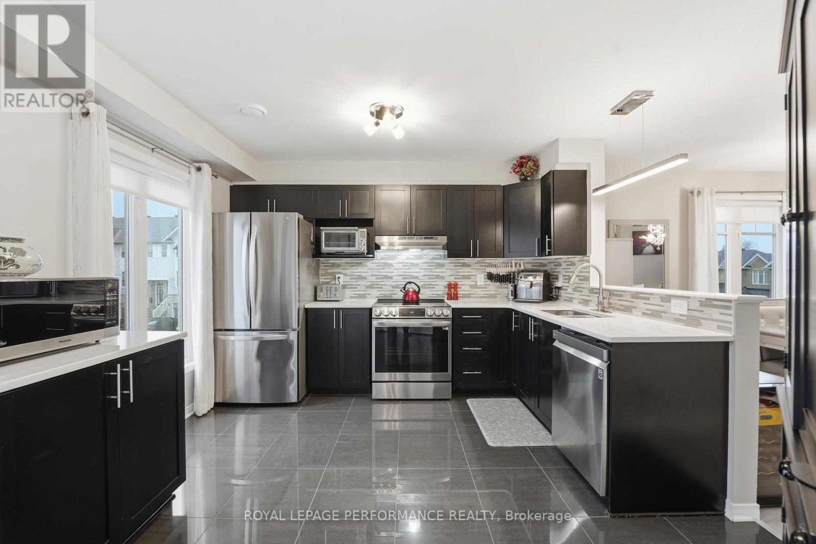 302 GALSTON PRIVATE - 15