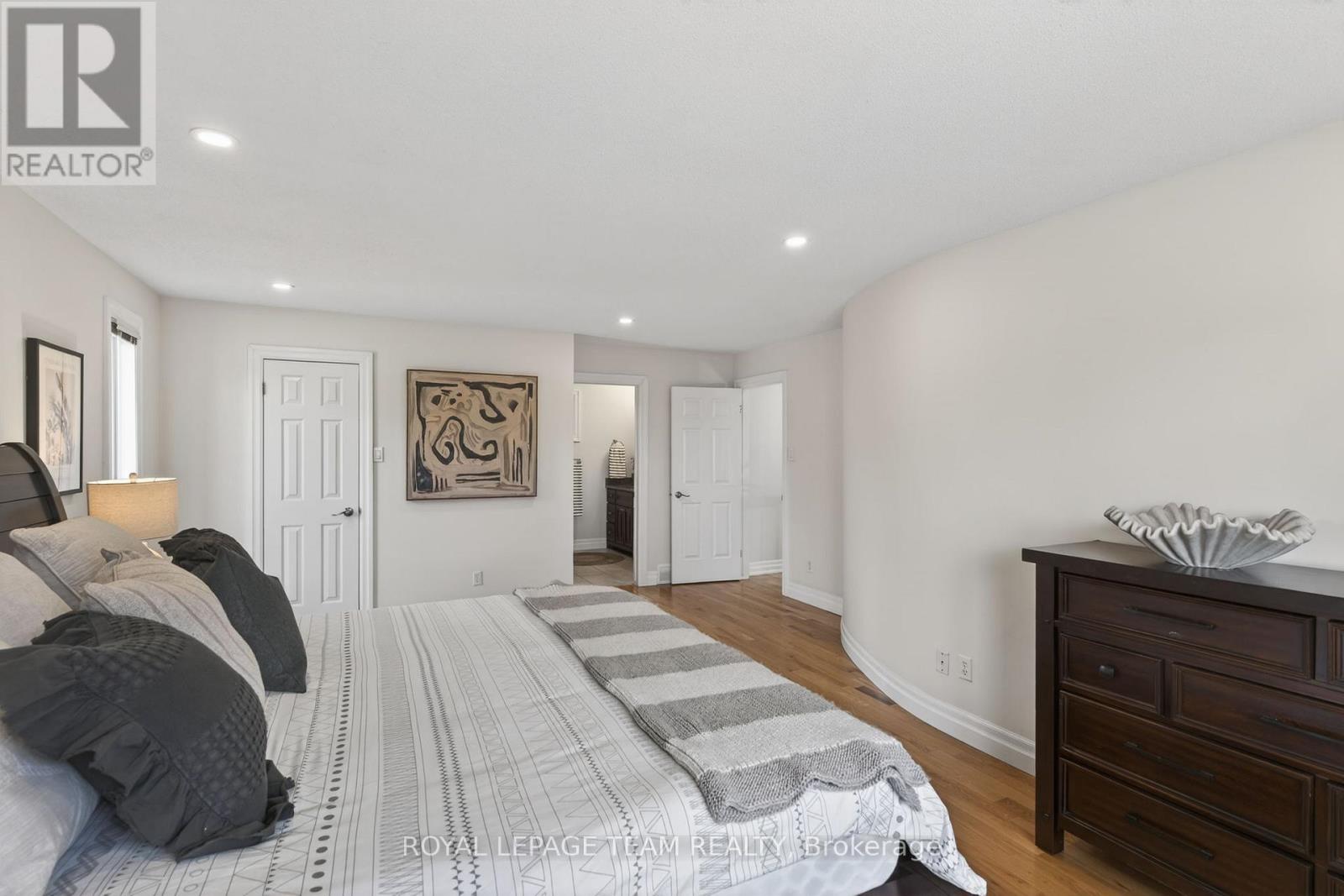 1108 CINDY HILL CRESCENT - 23