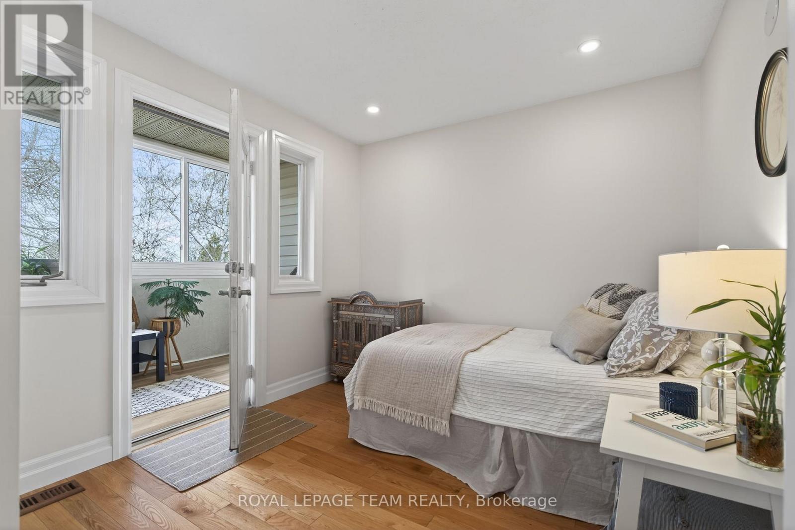 1108 CINDY HILL CRESCENT - 28
