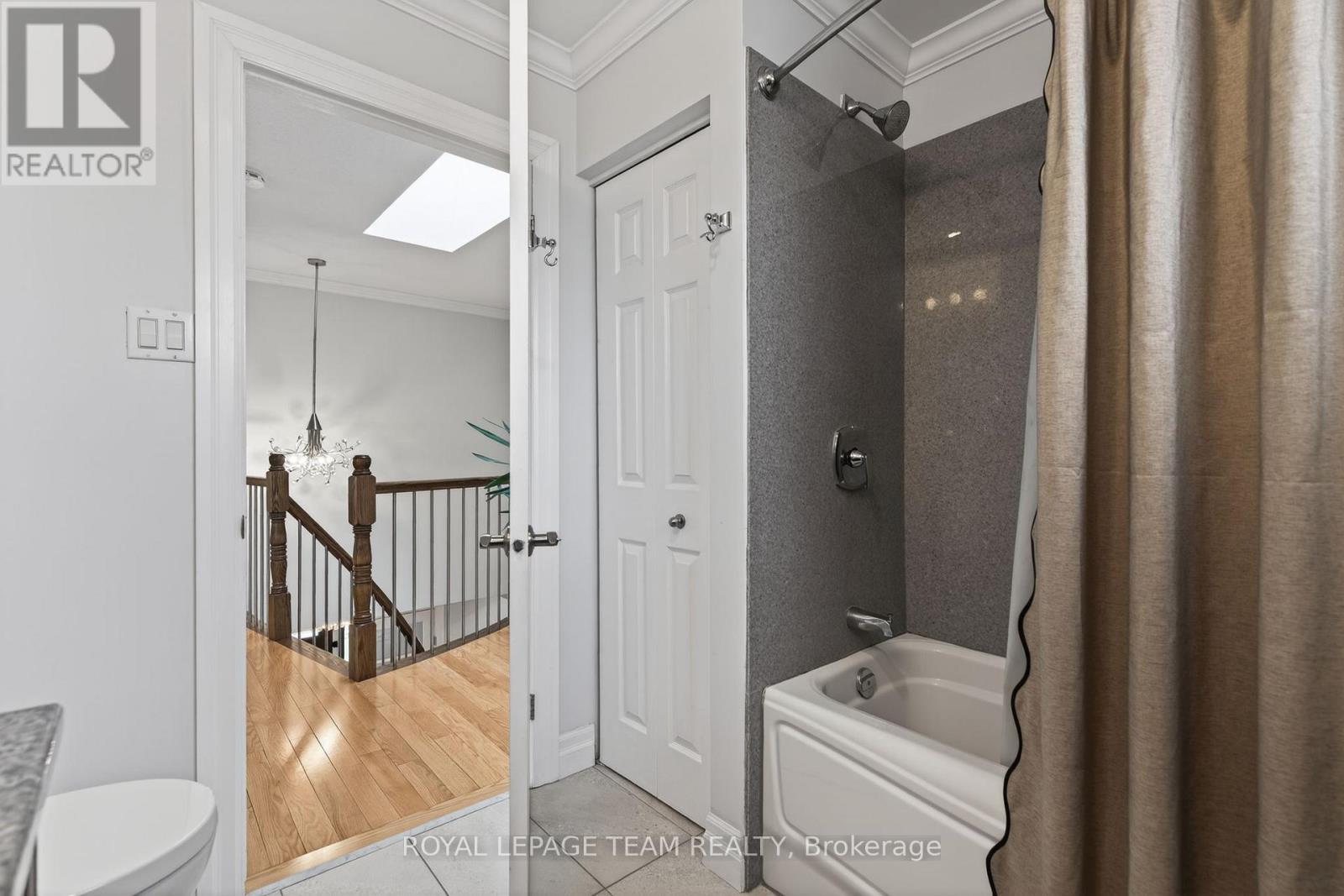 1108 CINDY HILL CRESCENT - 34