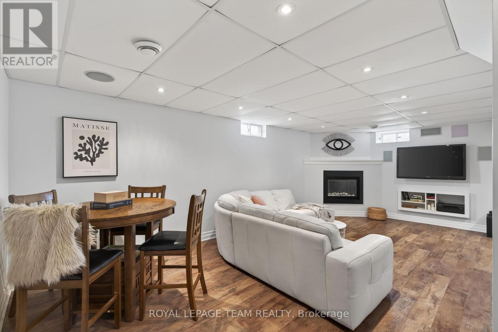 1108 CINDY HILL CRESCENT - 35