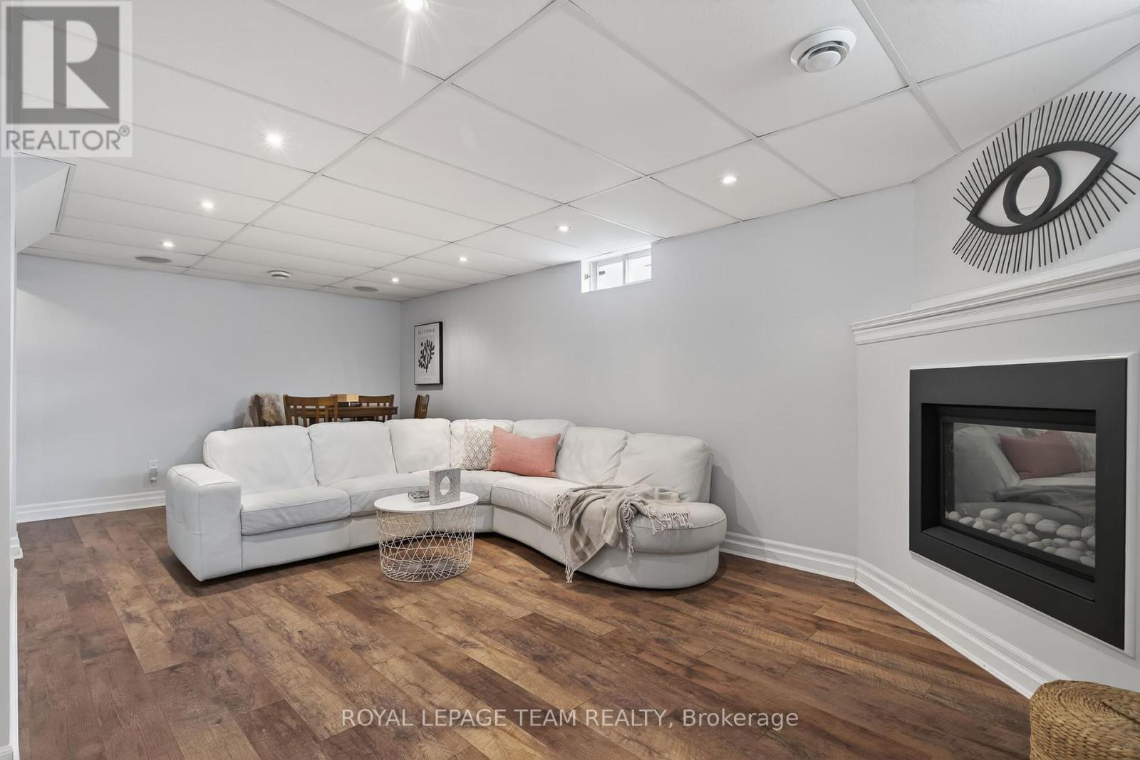1108 CINDY HILL CRESCENT - 37