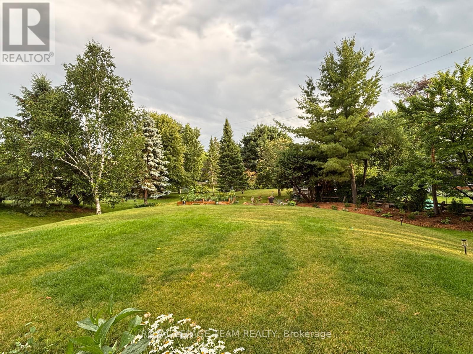1108 CINDY HILL CRESCENT - 40